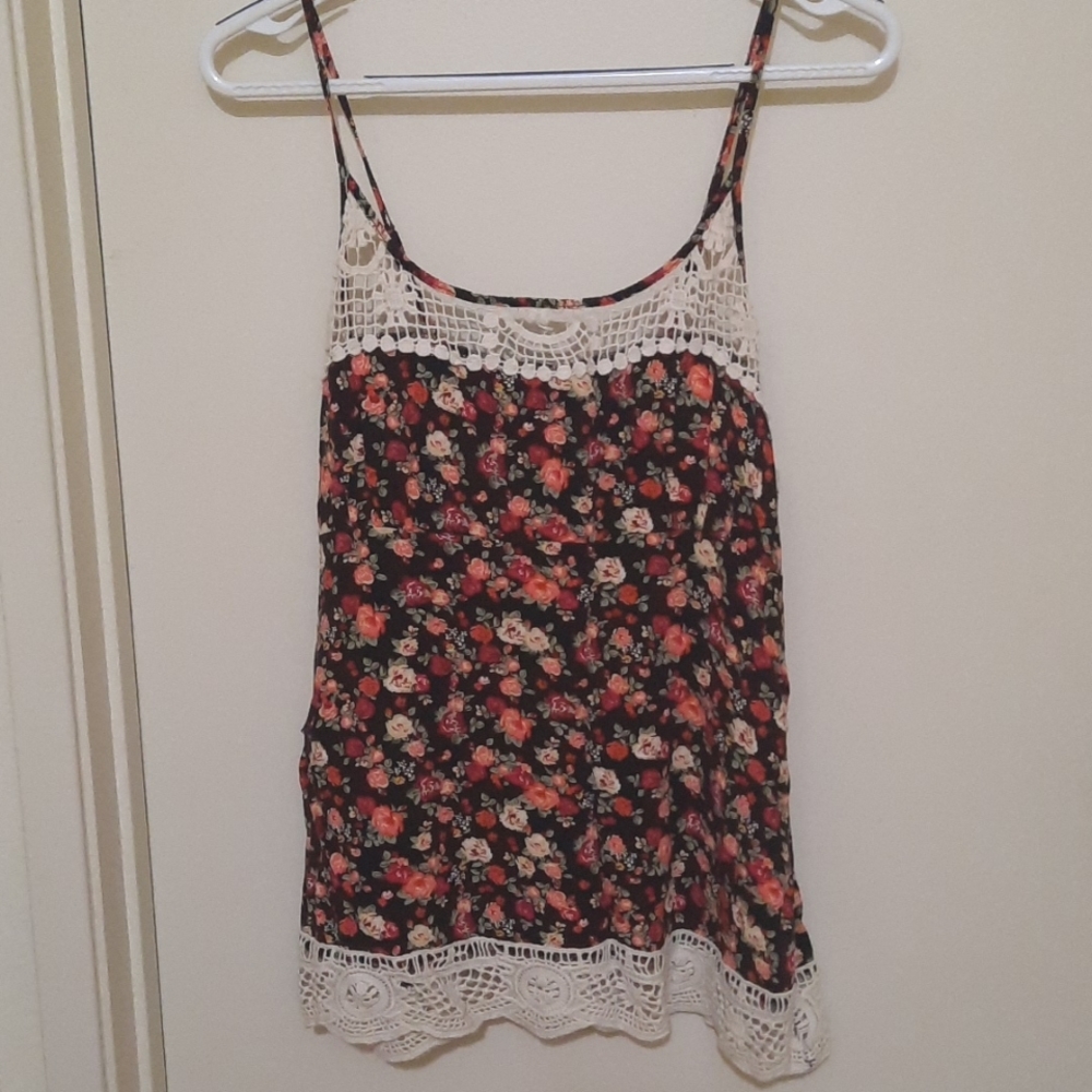 Brand Almost Famous size Large